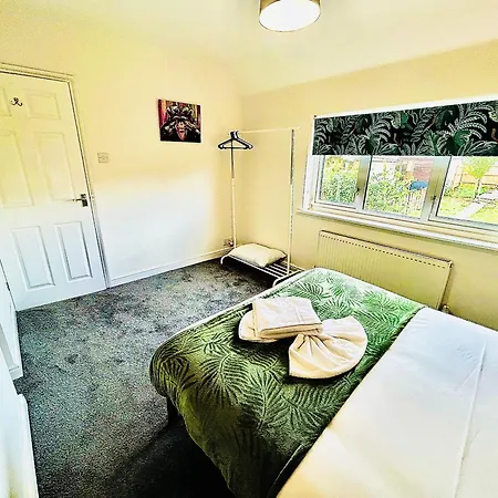 The Jungle By Altoluxoexperience Short Lets & Serviced With Free Parking Holiday home