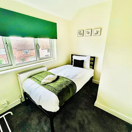 The Jungle By Altoluxoexperience Short Lets & Serviced With Free Parking *