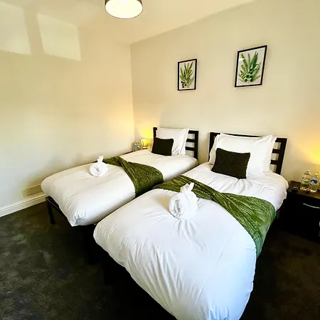 The Jungle By Altoluxoexperience Short Lets & Serviced With Free Parking *