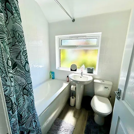 The Jungle By Altoluxoexperience Short Lets & Serviced With Free Parking Bristol