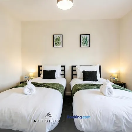 The Jungle Comfy & Spacious 3br By Altoluxo Short Lets & Serviced With Free Wifi & Parking Nyaraló *