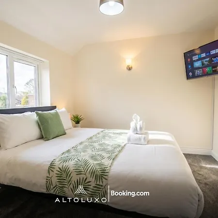 The Jungle Comfy & Spacious 3br By Altoluxo Short Lets & Serviced With Free Wifi & Parking Nyaraló