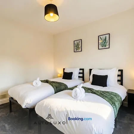 The Jungle Comfy & Spacious 3br By Altoluxo Short Lets & Serviced With Free Wifi & Parking Nyaraló *