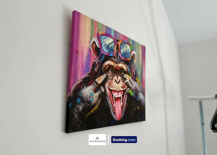 The Jungle Comfy & Spacious 3br By Altoluxo Short Lets & Serviced With Free Wifi & Parking *