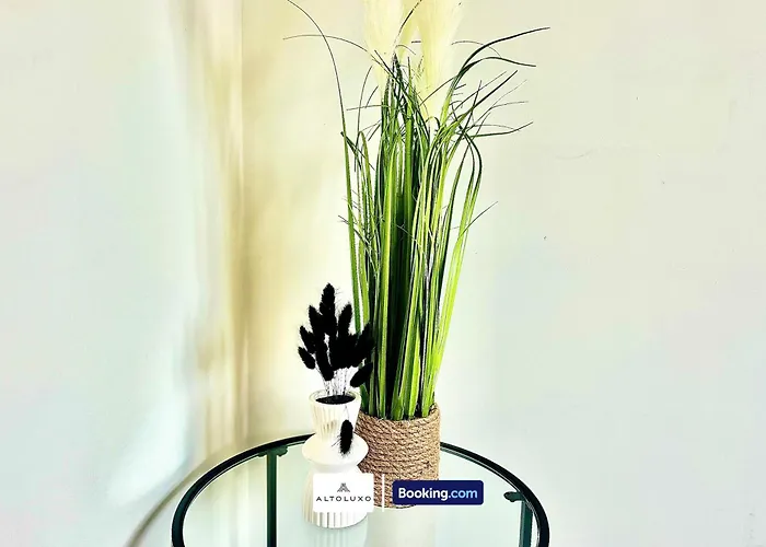 The Jungle Comfy & Spacious 3br By Altoluxo Short Lets & Serviced With Free Wifi & Parking בריסטול