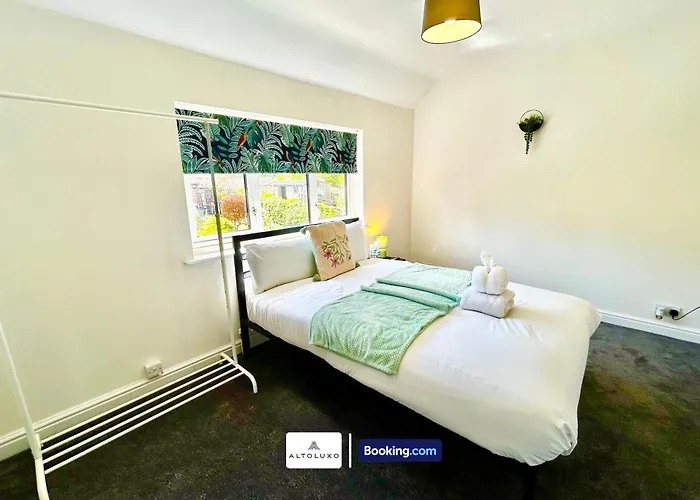 The Jungle Comfy & Spacious 3br By Altoluxo Short Lets & Serviced With Free Wifi & Parking Сasa de vacaciones